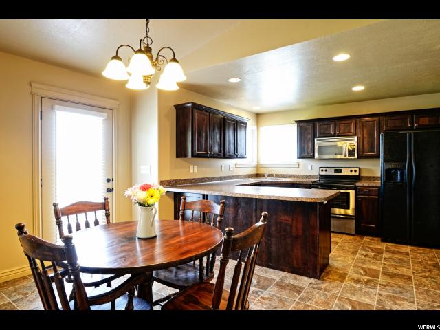 5671 S 4525 W, Hooper, UT 84315