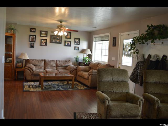6213 W 4600 S, Hooper, UT 84315
