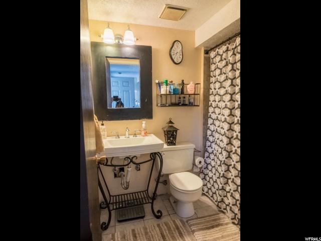 5809 CEDAR LN, South Ogden, UT 84403