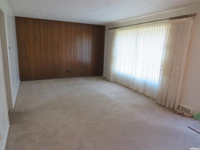 1060 SHERWOOD DR, Ogden, UT 84404