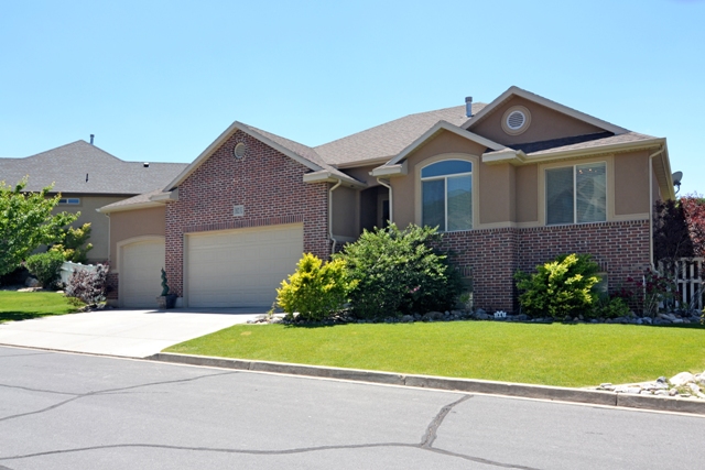 1821 Kay Lane, South Weber, UT 84405