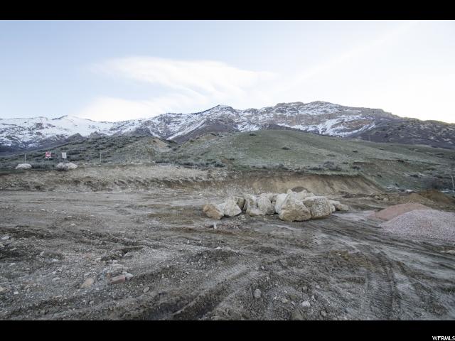 3264 N MOUNTAIN RD, North Ogden, UT 84414