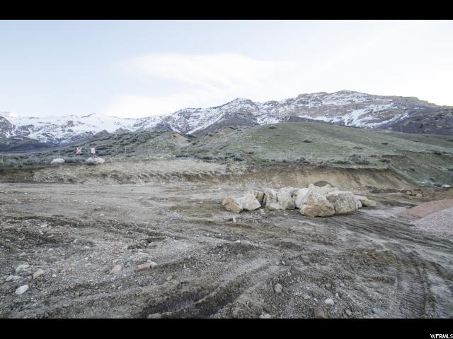 3264 N MOUNTAIN RD, North Ogden, UT 84414