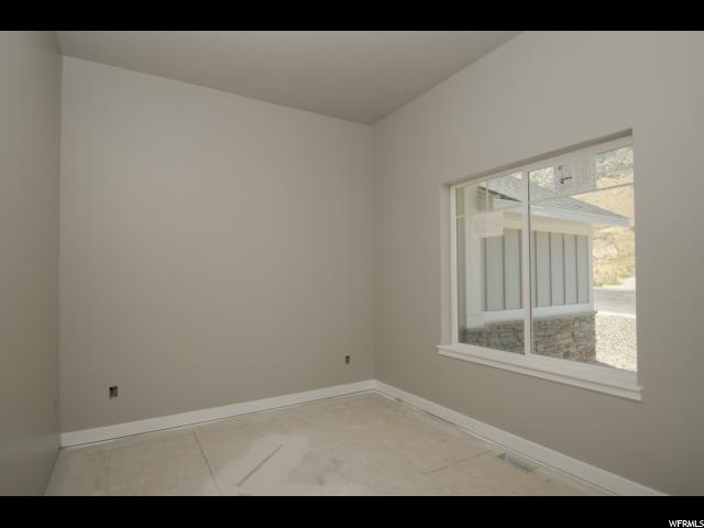 3233 N MOUNTAIN RD, North Ogden, UT 84414