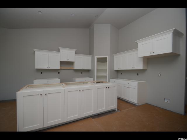 3233 N MOUNTAIN RD, North Ogden, UT 84414