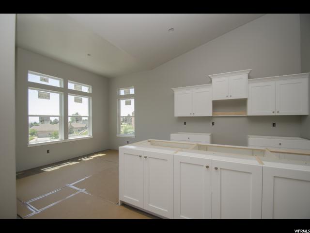 3233 N MOUNTAIN RD, North Ogden, UT 84414