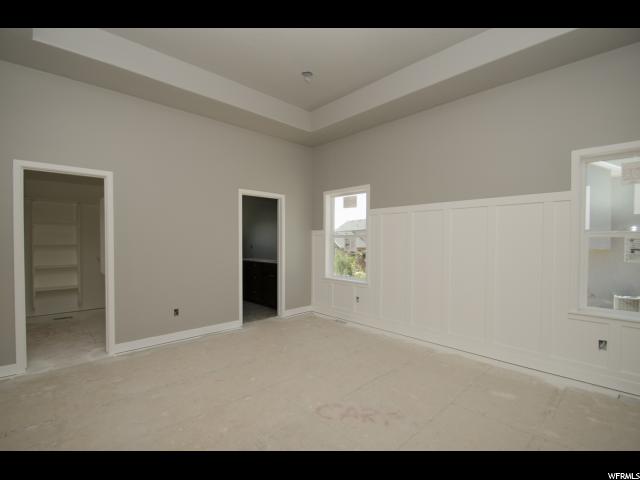 3233 N MOUNTAIN RD, North Ogden, UT 84414