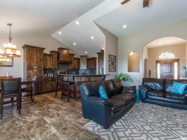 1103 W FAWN DR N, Pleasant View, UT 84414