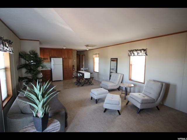 122 N LAKE DR, Ticaboo, UT 84533