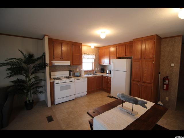 122 N LAKE DR, Ticaboo, UT 84533
