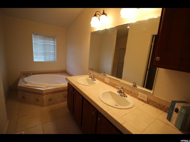 325 N PLATEAU DR, Ticaboo, UT 84533