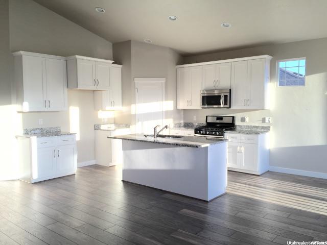 2301 W AUTUMN DR, Mapleton, UT 84664