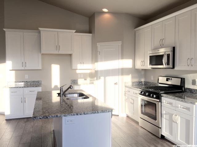 2301 W AUTUMN DR, Mapleton, UT 84664