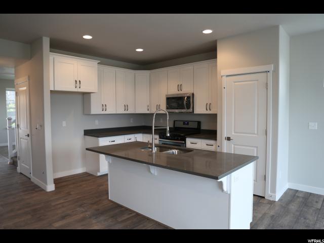 2302 W AUTUMN DR, Mapleton, UT 84664