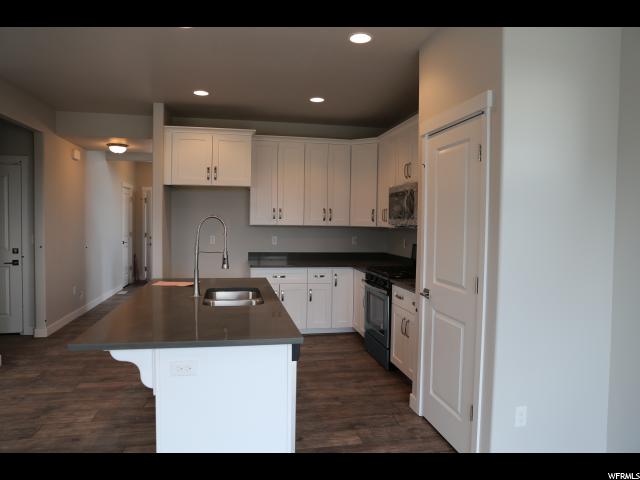 2302 W AUTUMN DR, Mapleton, UT 84664