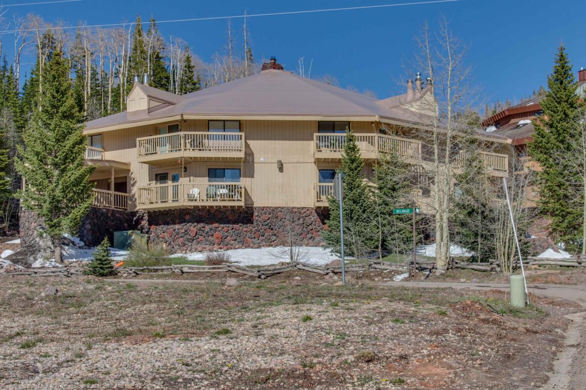 89 E Steam Engine DR, Brian Head, UT 84719