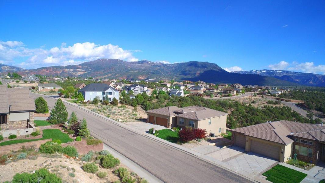 2529 400 S Carmel Canyon Dr, Cedar City, UT 84720
