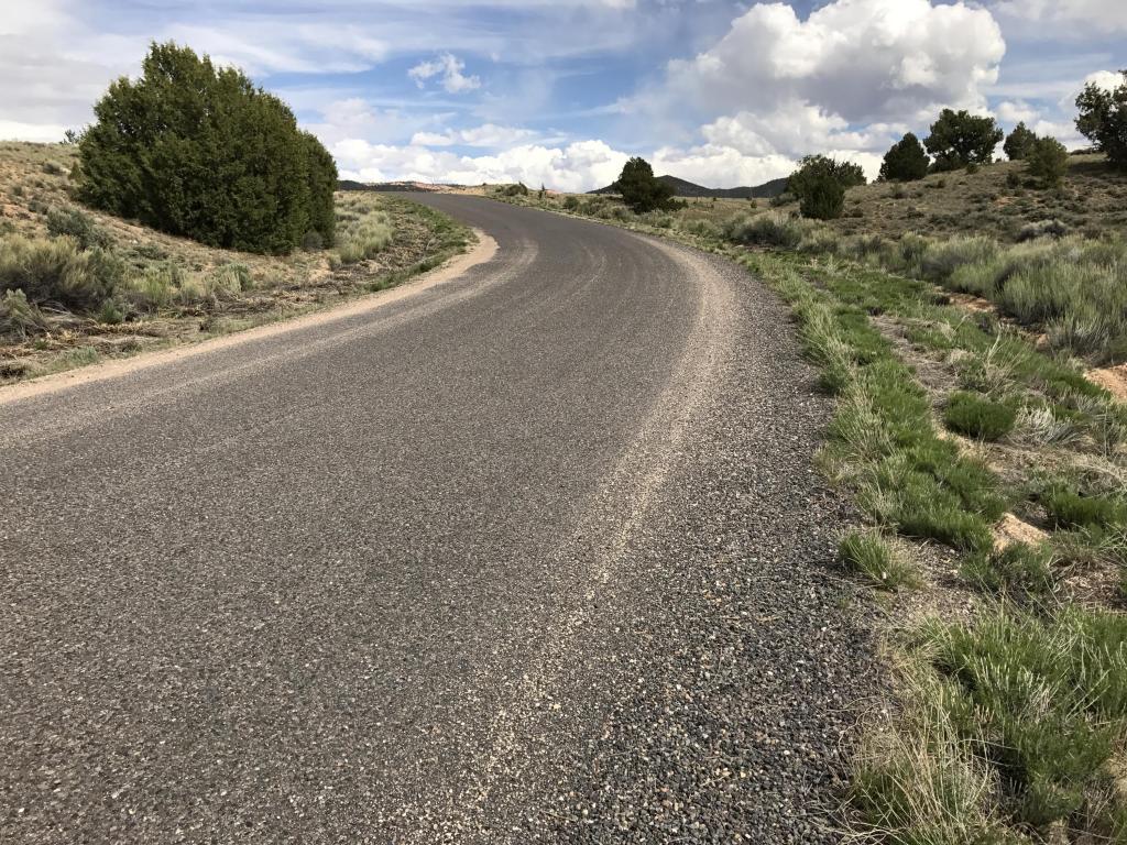 1860 E Paunsaugunt Cliffs DR, Hatch, UT 84735