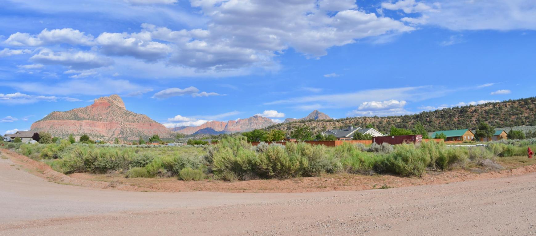 1073 W Little Pinion  Way, Apple Valley, UT 84737