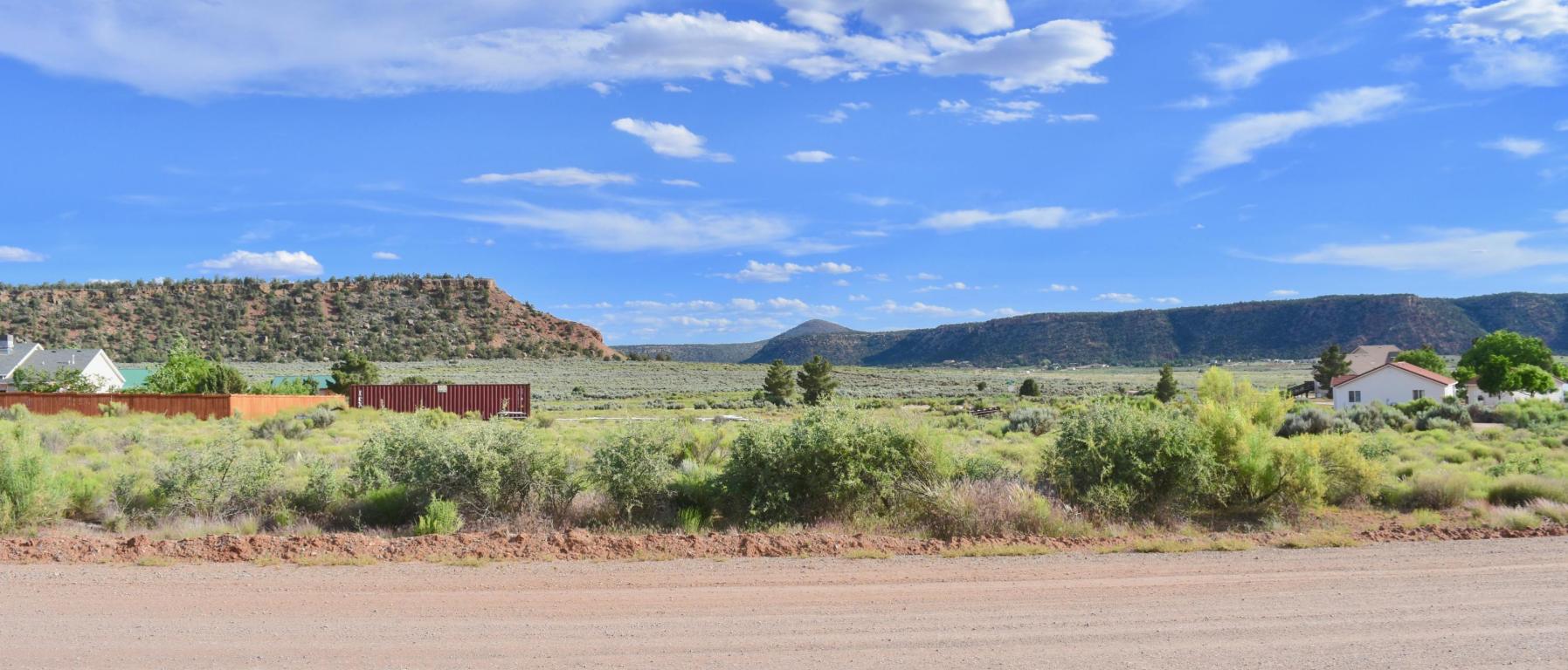 1073 W Little Pinion  Way, Apple Valley, UT 84737