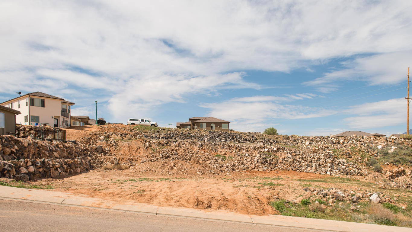 1163 N Main ST W, Hurricane, UT 84737