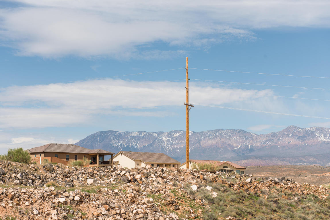 1163 N Main ST W, Hurricane, UT 84737