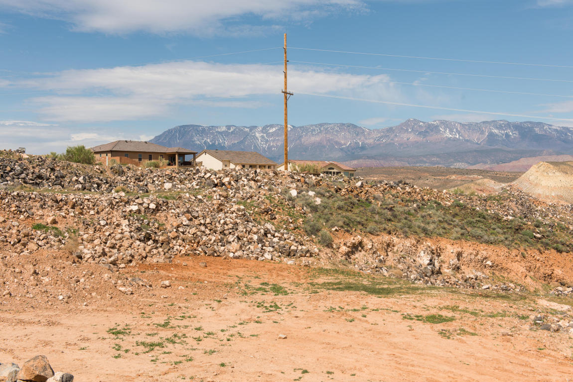 1163 N Main ST W, Hurricane, UT 84737