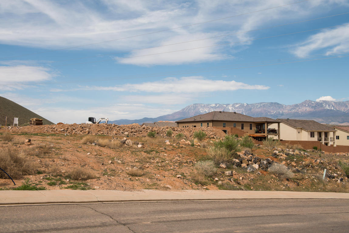 1177 N 50 W, Hurricane, UT 84737