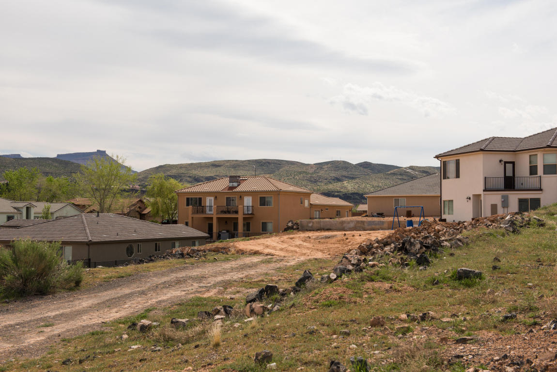 1158 N 50 W, Hurricane, UT 84737