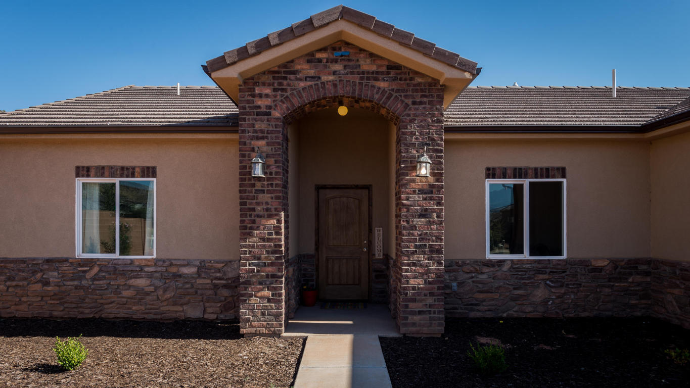 3223 W 2650 S, Hurricane, UT 84737