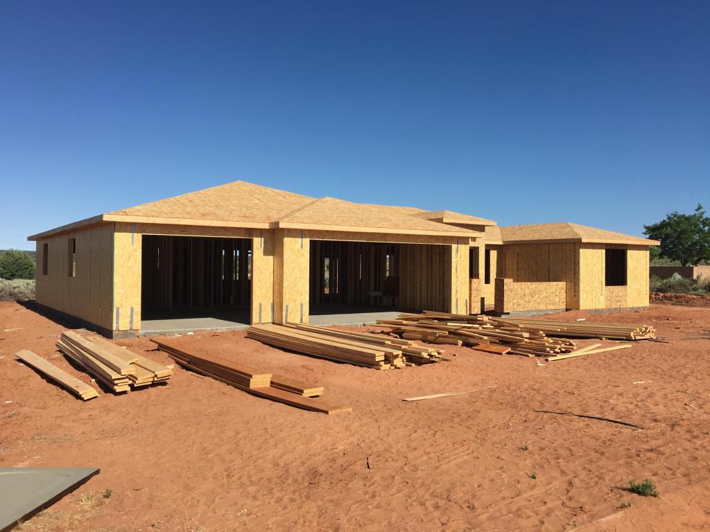 1704 S Manzanita DR, Apple Valley, UT 84737