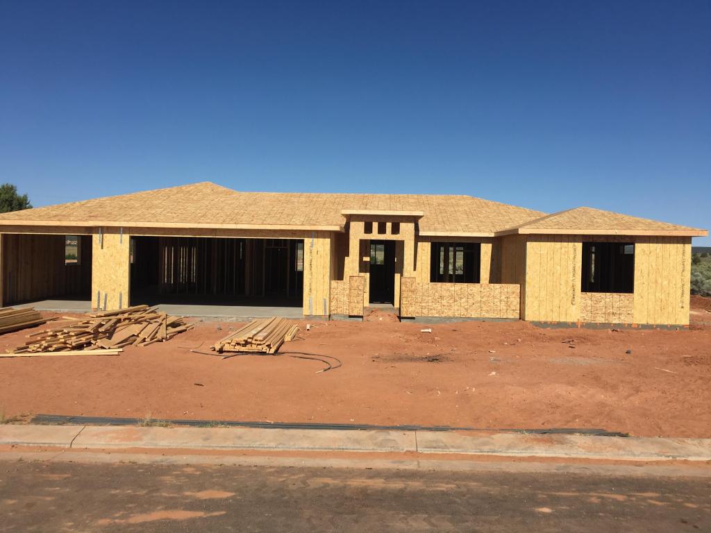 1704 S Manzanita DR, Apple Valley, UT 84737