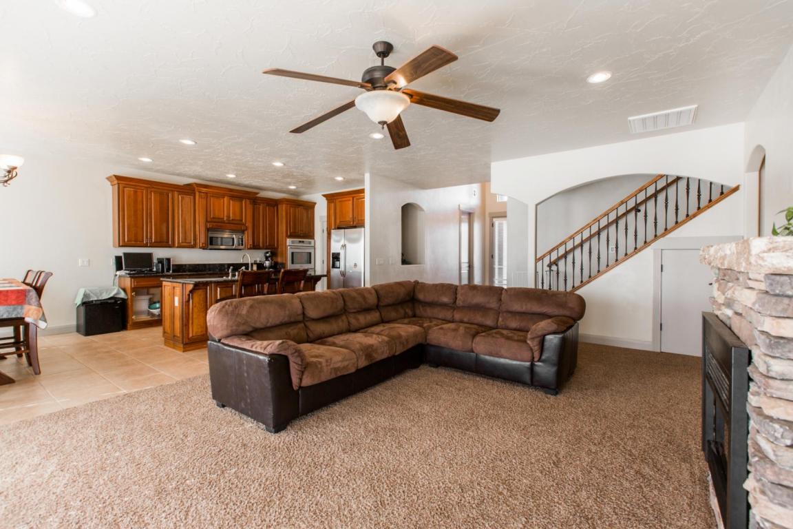 2744 S 3820 West CIR, Hurricane, UT 84737