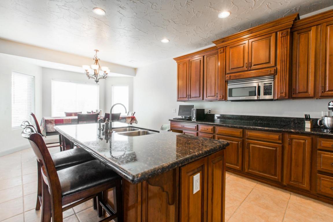2744 S 3820 West CIR, Hurricane, UT 84737