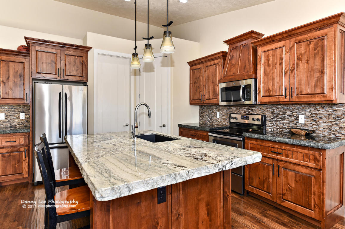 3849 W 2700 S, Hurricane, UT 84737