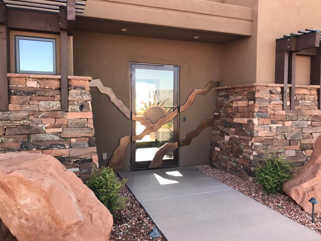 102 Palisades DR, Ivins, UT 84738