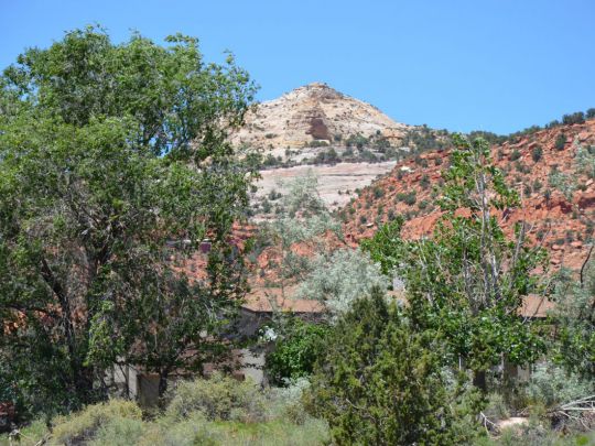 4967 E Rock Ledge Ln, Kanab, UT 84741