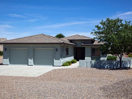 990 S Victory Way, Big Water, UT 84741