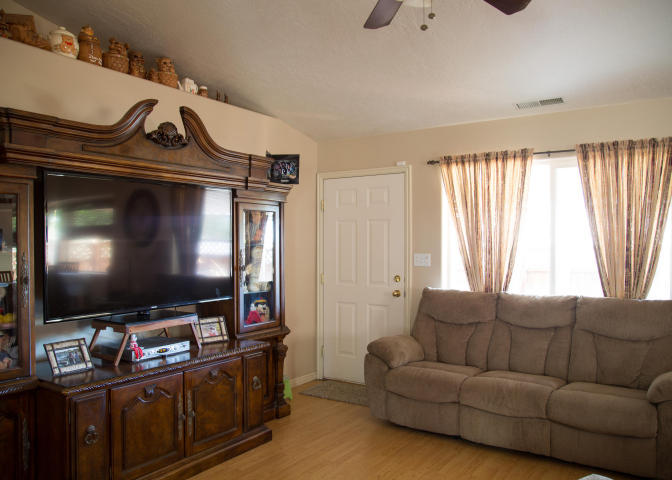 90 E Roundy Mountain RD, Leeds, UT 84746
