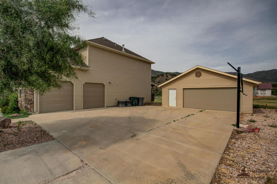 736 S 800 E, New Harmony, UT 84757