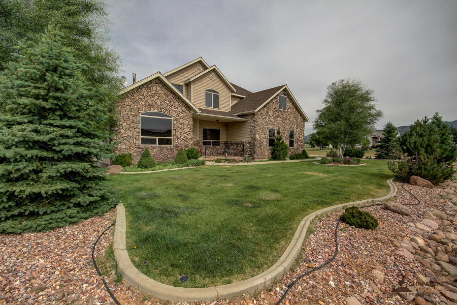 736 S 800 E, New Harmony, UT 84757