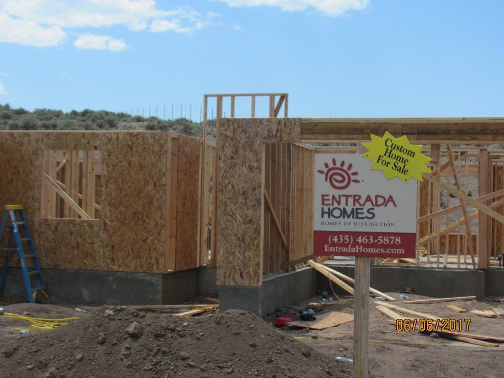 228 W Aspen Valley Dr, Panguitch, UT 84759