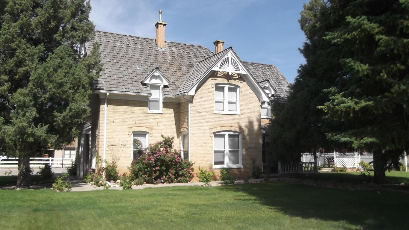 7 N Main ST, Parowan, UT 84761