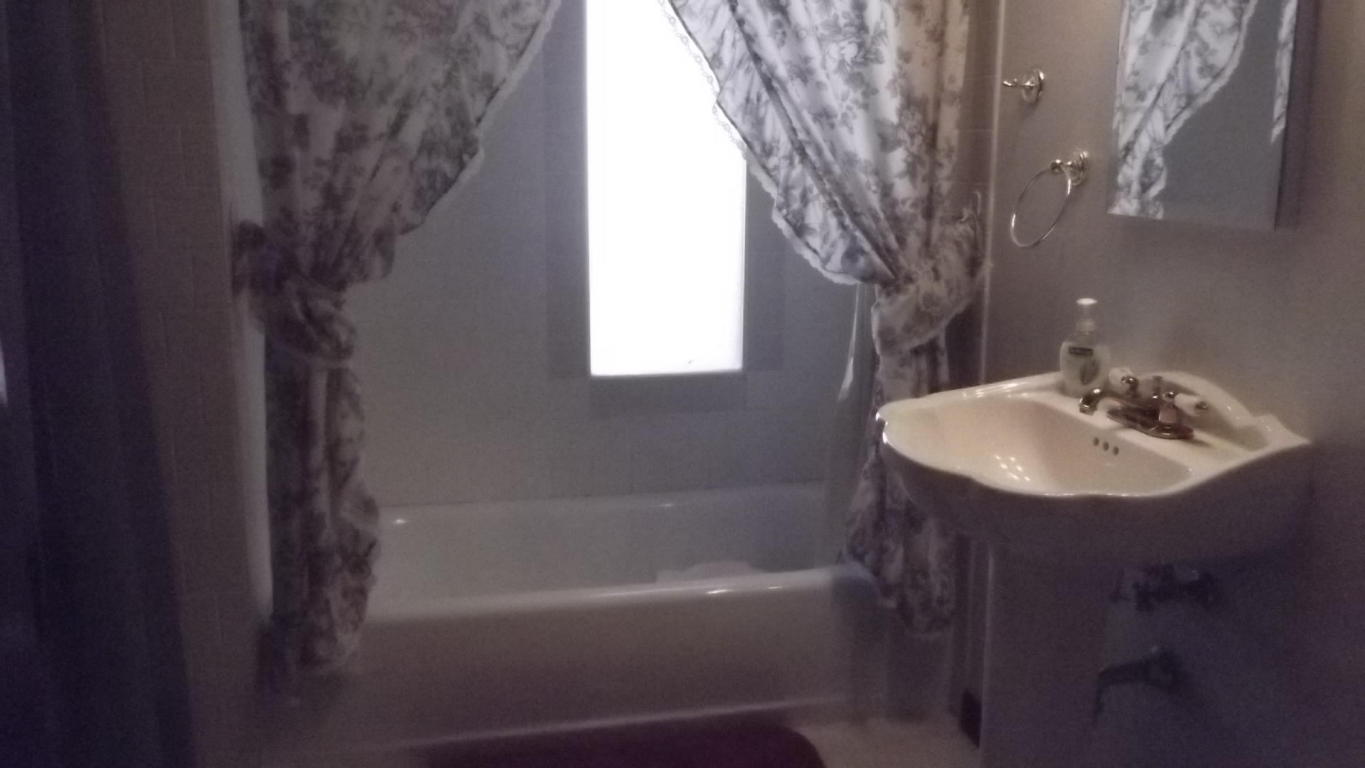 7 N Main ST, Parowan, UT 84761