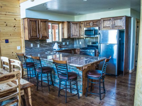 1670 W Strawberry Point Rd, Duck Creek Village, UT 84762