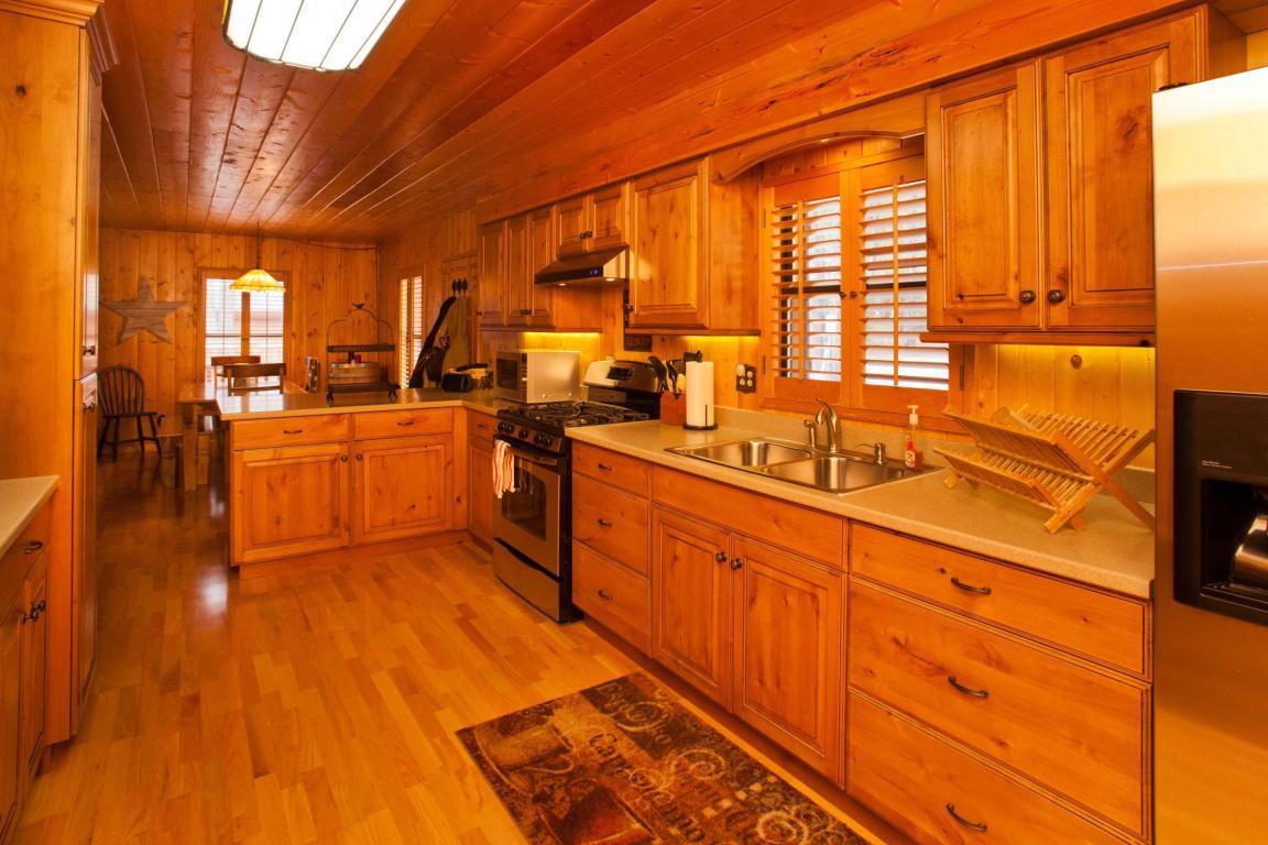 1360 Heavenly Dr, Duck Creek, UT 84762