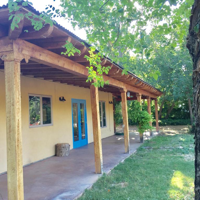 84 Bridge RD, Rockville, UT 84763