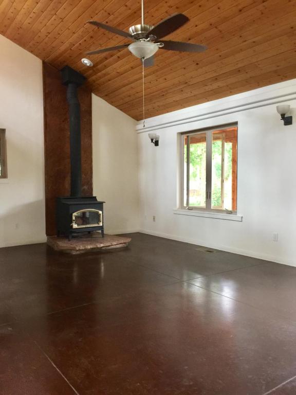 84 Bridge RD, Rockville, UT 84763