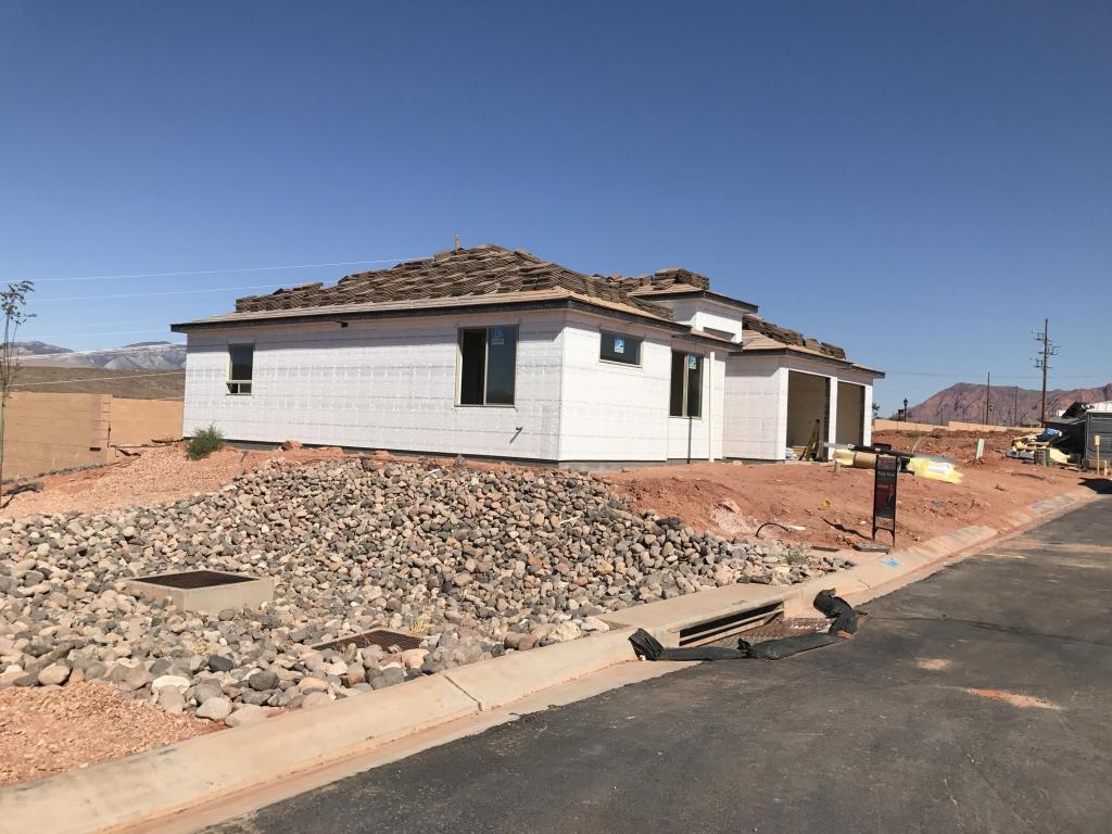 1955 N Red Creek DR, Santa Clara, UT 84765