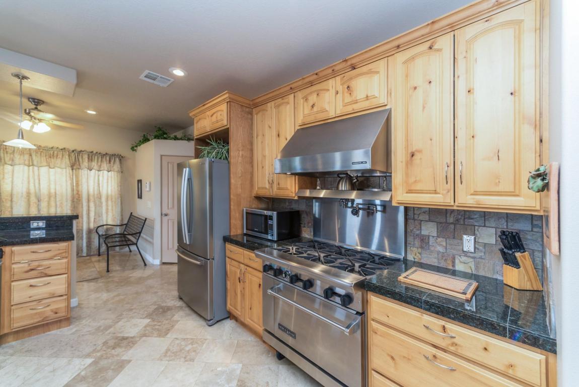 3415 W Robbin N Ct, Santa Clara, UT 84765